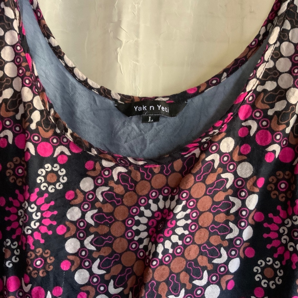Lightweight sleeveless blouse